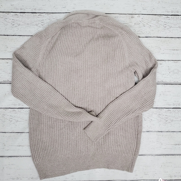 H & M Knit Sweater Size Small - Picture 2 of 5